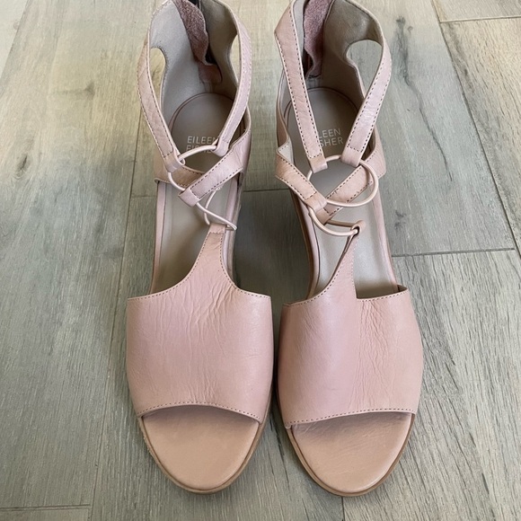 Eileen Fisher Doe Sandal In Blush Tumbled Nubuck Leather - Picture 11 of 16